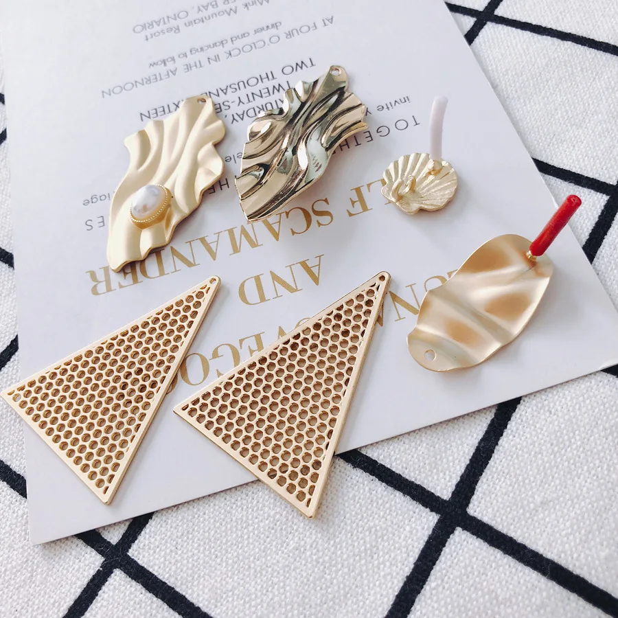 

10pcs Triangle Earrings Connector Hollow Earrings Connector Pendants Earrings Hook for DIY Earrings Jewelry Making