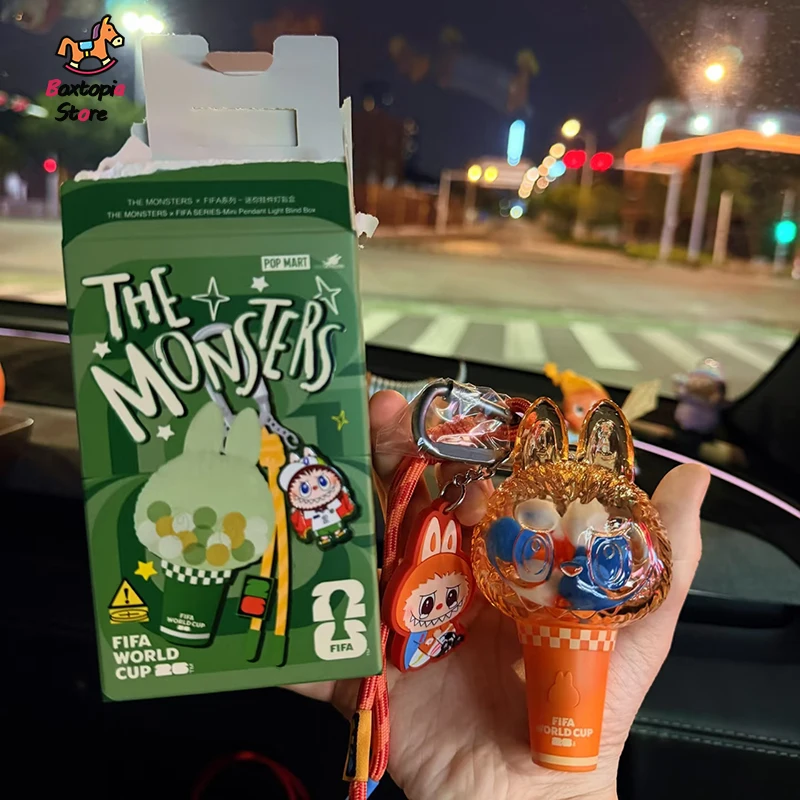 Фото Новинка! Официальный мини-подвес Pop Mart Labubu The Monsters FIFA World Cup Series, коллекционный брелок-сюрприз в наличии №2