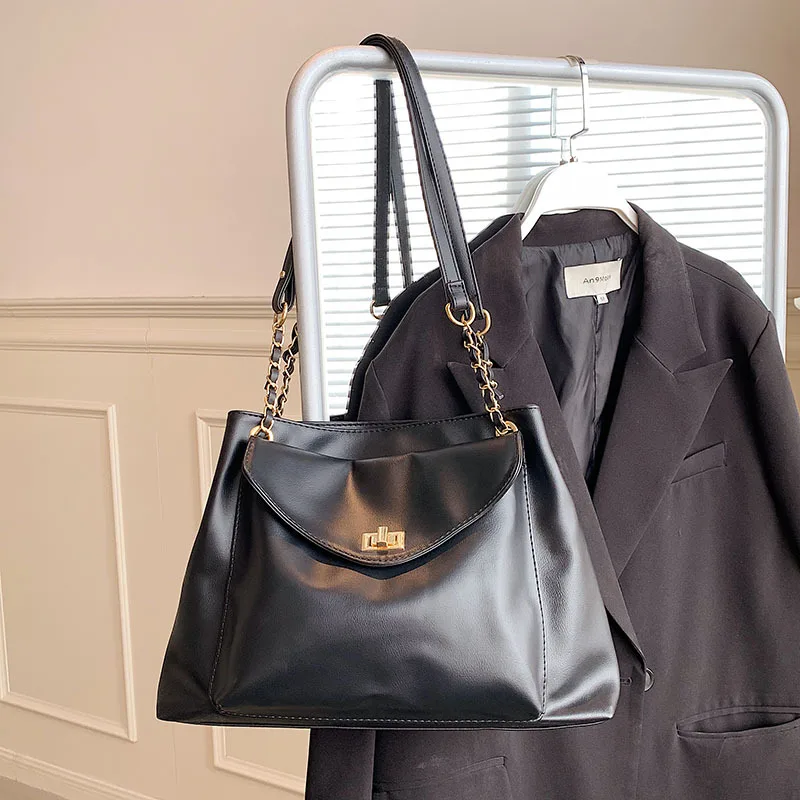 Зимняя новая женская сумка на плечо с большой цепочкой из мягкой кожи роскошные