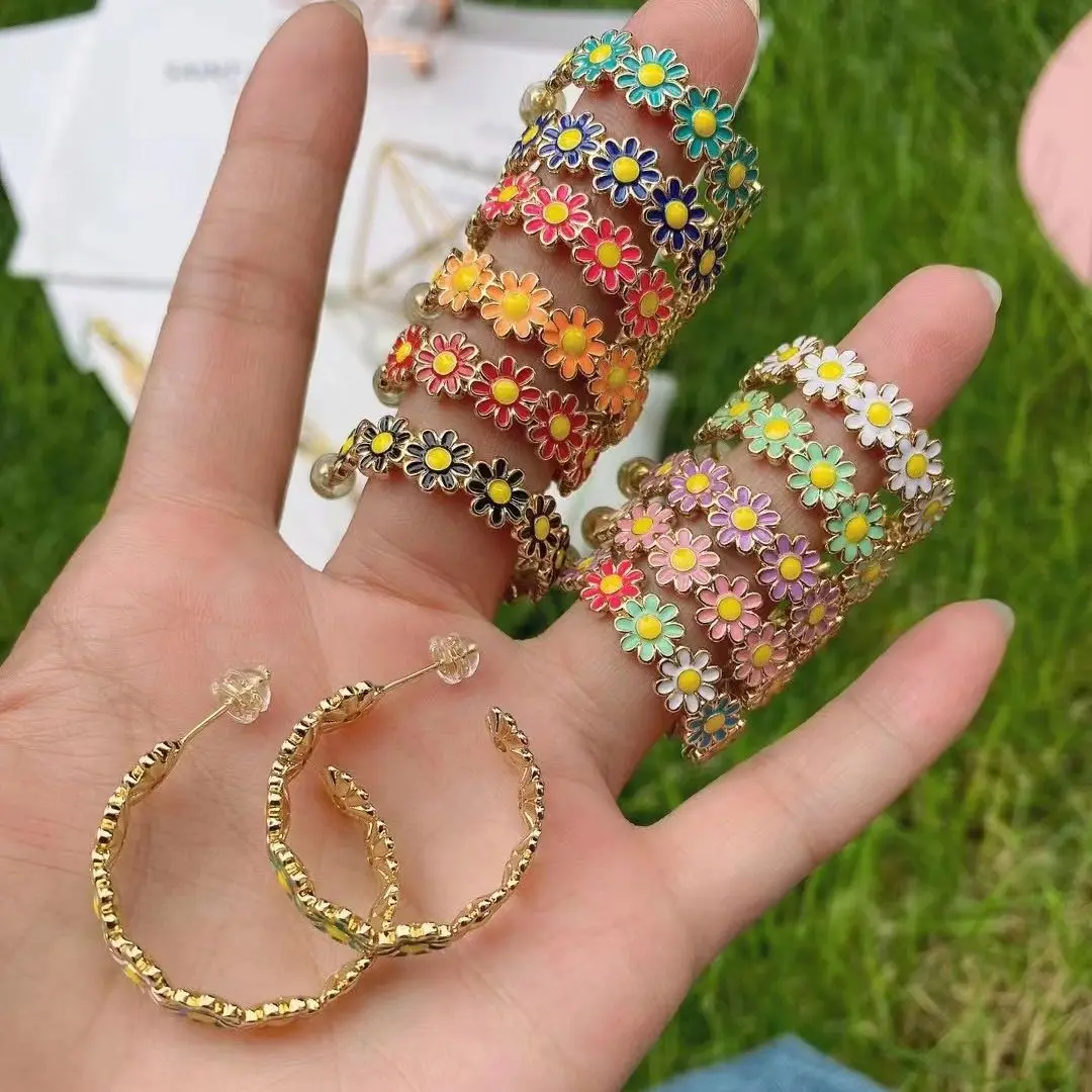 

5 пар, новинка 2022, яркие серьги в виде цветов, роскошные золотые серьги-гвоздики в виде маргариток, подарок подруге невесты, подарок на вечеринку и свадьбу