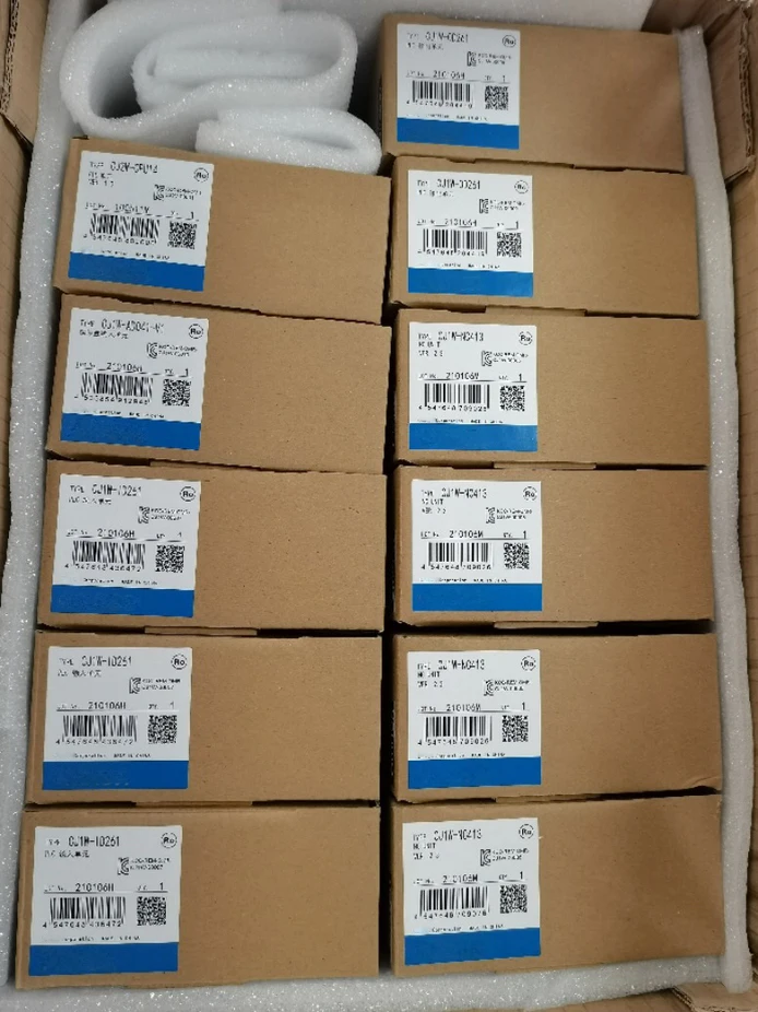 Gold Seller Модуль контроллера ПЛК CP2E-N60DR-A Новый оригинальный складской запас