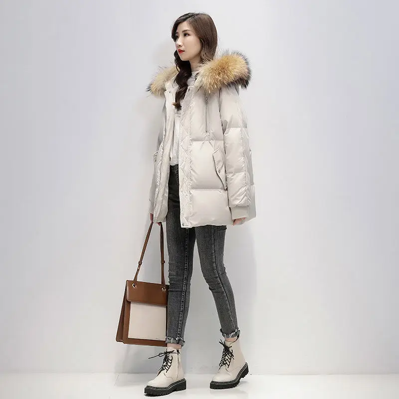 

Зимняя женская короткая свободная пуховая куртка, модель 2023 года, Корейская версия, пальто оверсайз с капюшоном и меховым воротником, Паркер