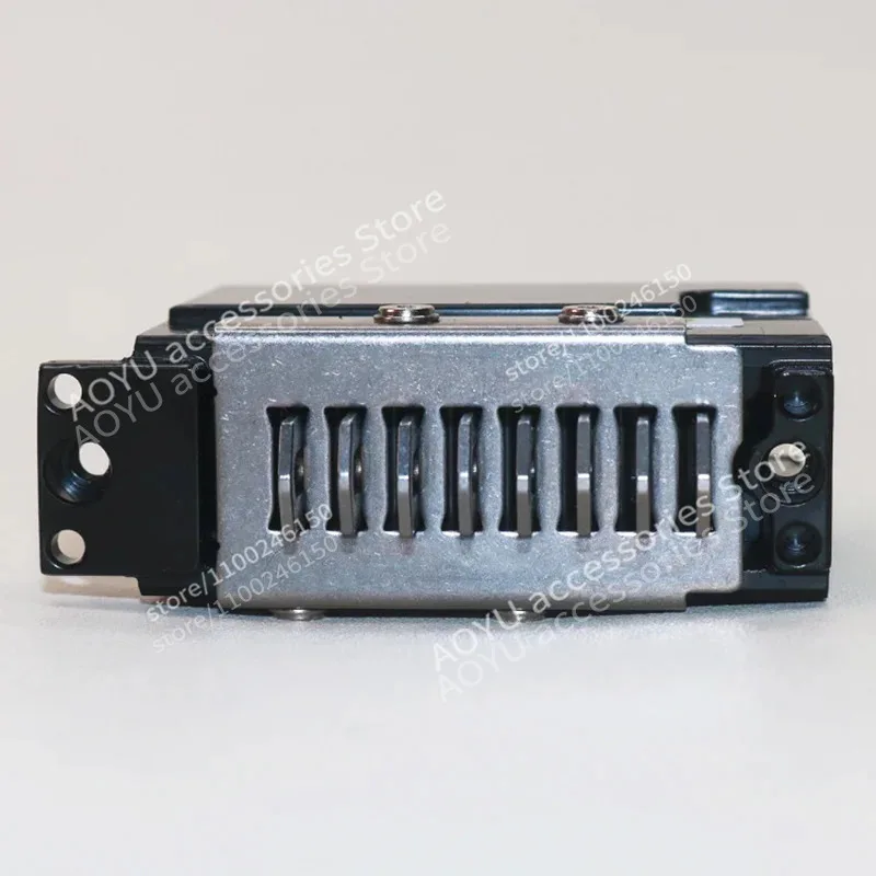 Фото Трехигольный (3) и восьмиигольный (8) селекторы JinLu JL-033831 для компьютеризированных плосковязальных машин №4