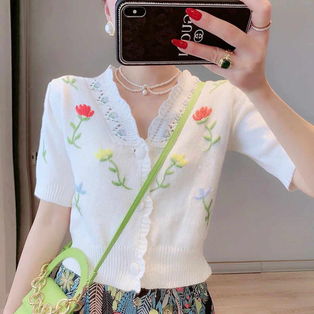 

Summer V Neck Crop Top Ladies Knitted Short Sleeve T Shirt Girl Fashion Floral Embroidery Tees Women Clothing Slim Sweet Sweater