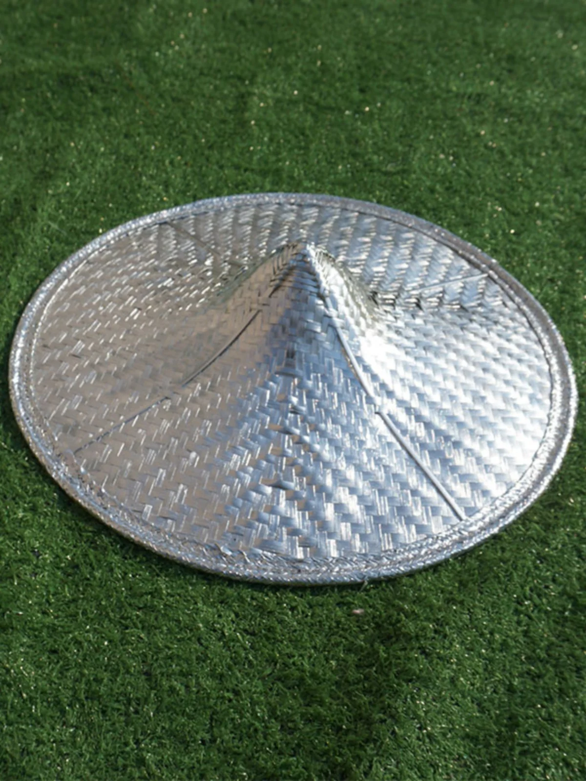 Круглая Панама красного и серебряного цвета с цветочной талией Бамбуковая