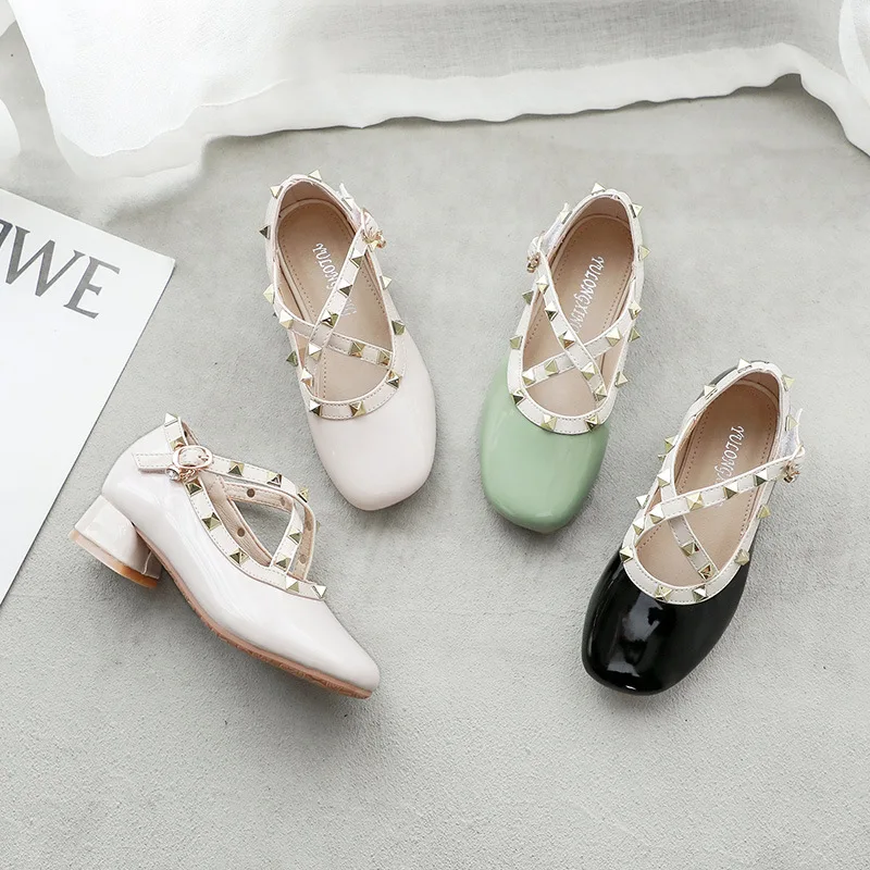 

Girls Princess Shoes High Heels Square Heels Soft Children Black Party Wedding Shoes Kids Leather Shoes Rivets Classic Chic Hot