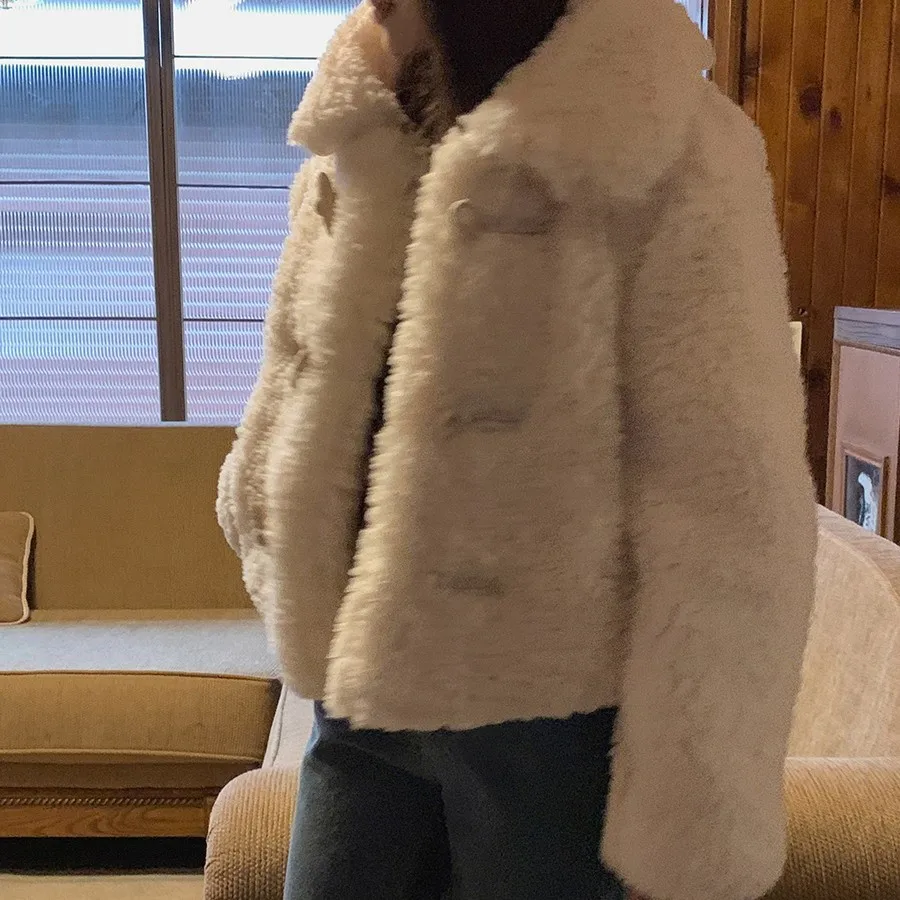 2022 Winter Thicken Short Lamb Fur Coat Jacket Women's Female Horn Buttons Single Breasted Outerwear Warm Overcoat