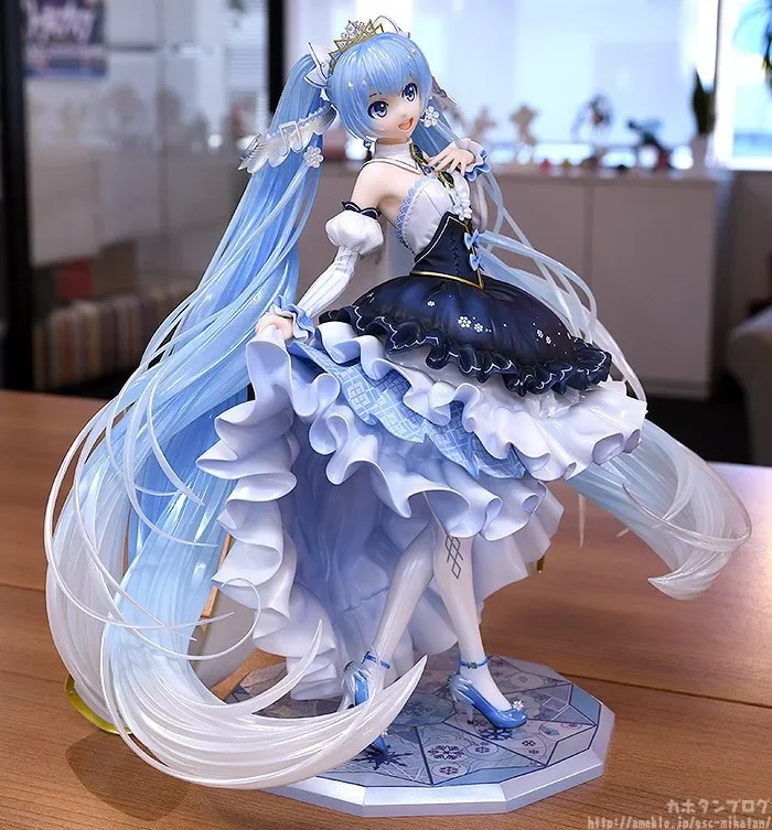 Хацунэ Мику Снежное будущее GK Красивая девушка Снег мику