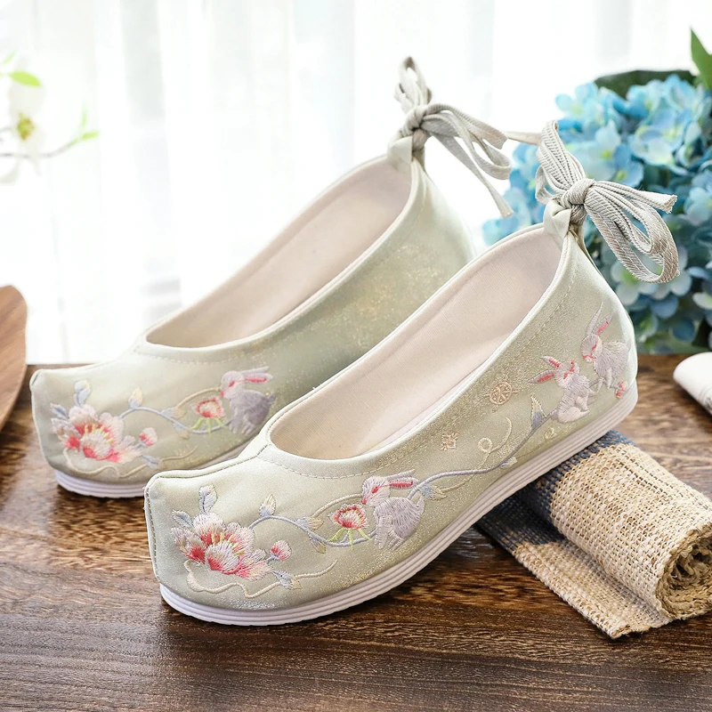 

Pointed Toe Ancient Women Hidden Heels Wedge Shoes Chinese Traditional Hanfu Oriental Rabbit Floral Embroidery Bunny Slip-on
