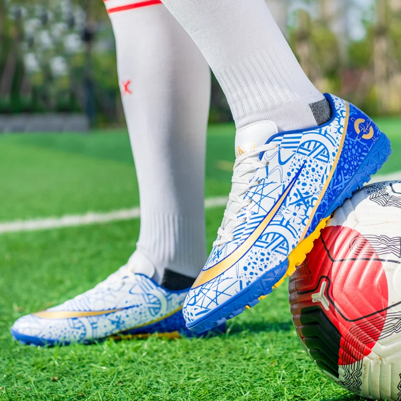 Men Soccer Shoes TF/FG Cleats Football Boots Anti-slip Grass Training Match Futsal Sports Shoes Kids Soccer Sneakers Size 35-45