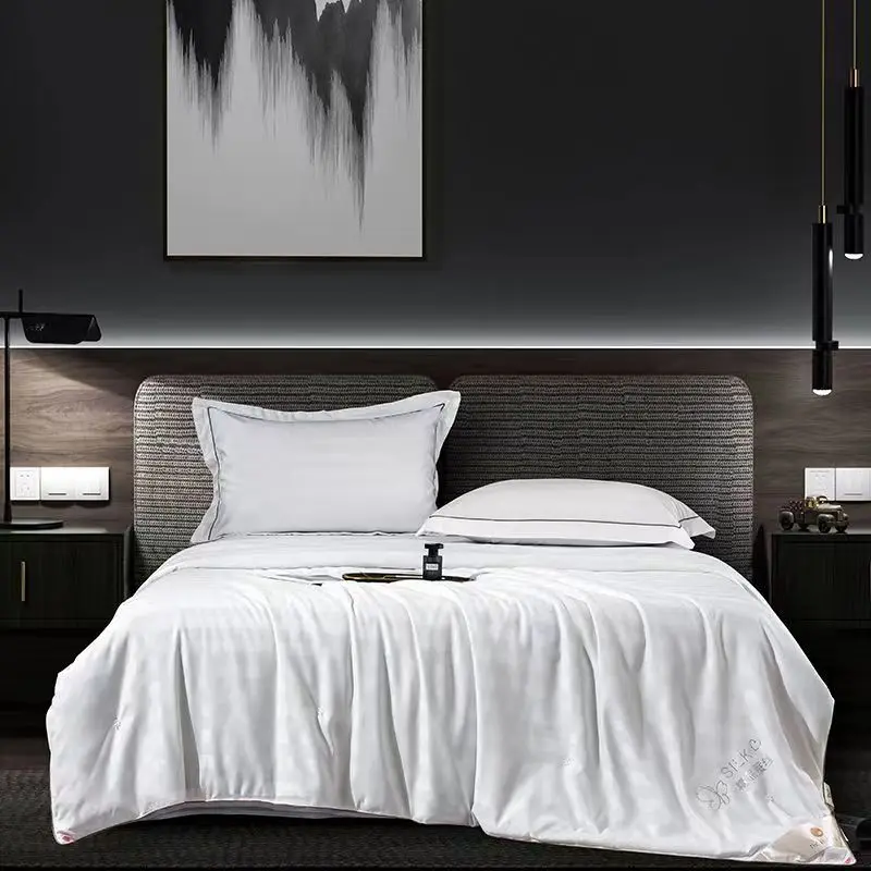 Атласное жаккардовое одеяло