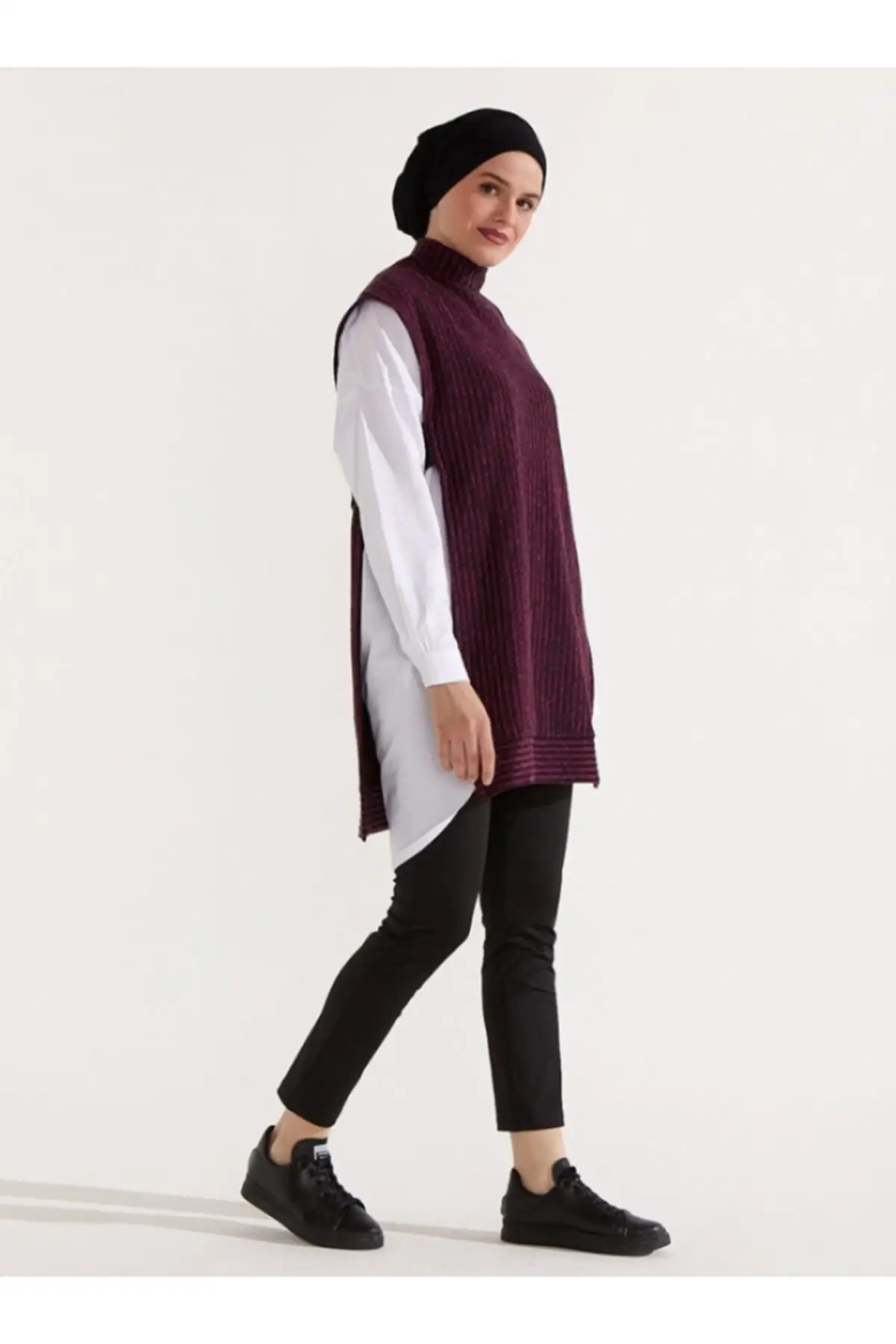 

Women's Sweater Fushia-black