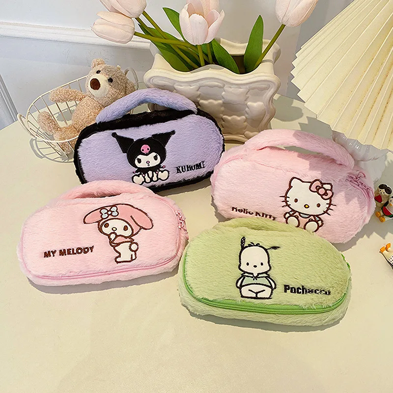 

Новинка, милая плюшевая портативная косметичка Sanrio в мультяшном стиле на осень и зиму, дорожная портативная женская сумка для хранения