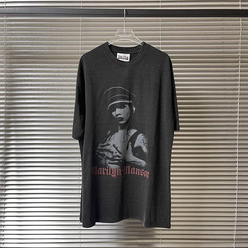 

Men T Shirtli Ghtning Vintage Marilyn Manson Unsafe T-shirt