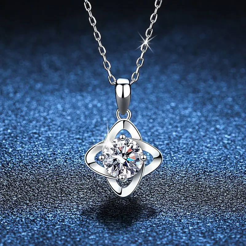 

1 Carat Real Moissanite Diamond Four Leaf Clover Pendant 925 Sterling Silver Necklace Women Jewelry Platinum Plated Necklaces