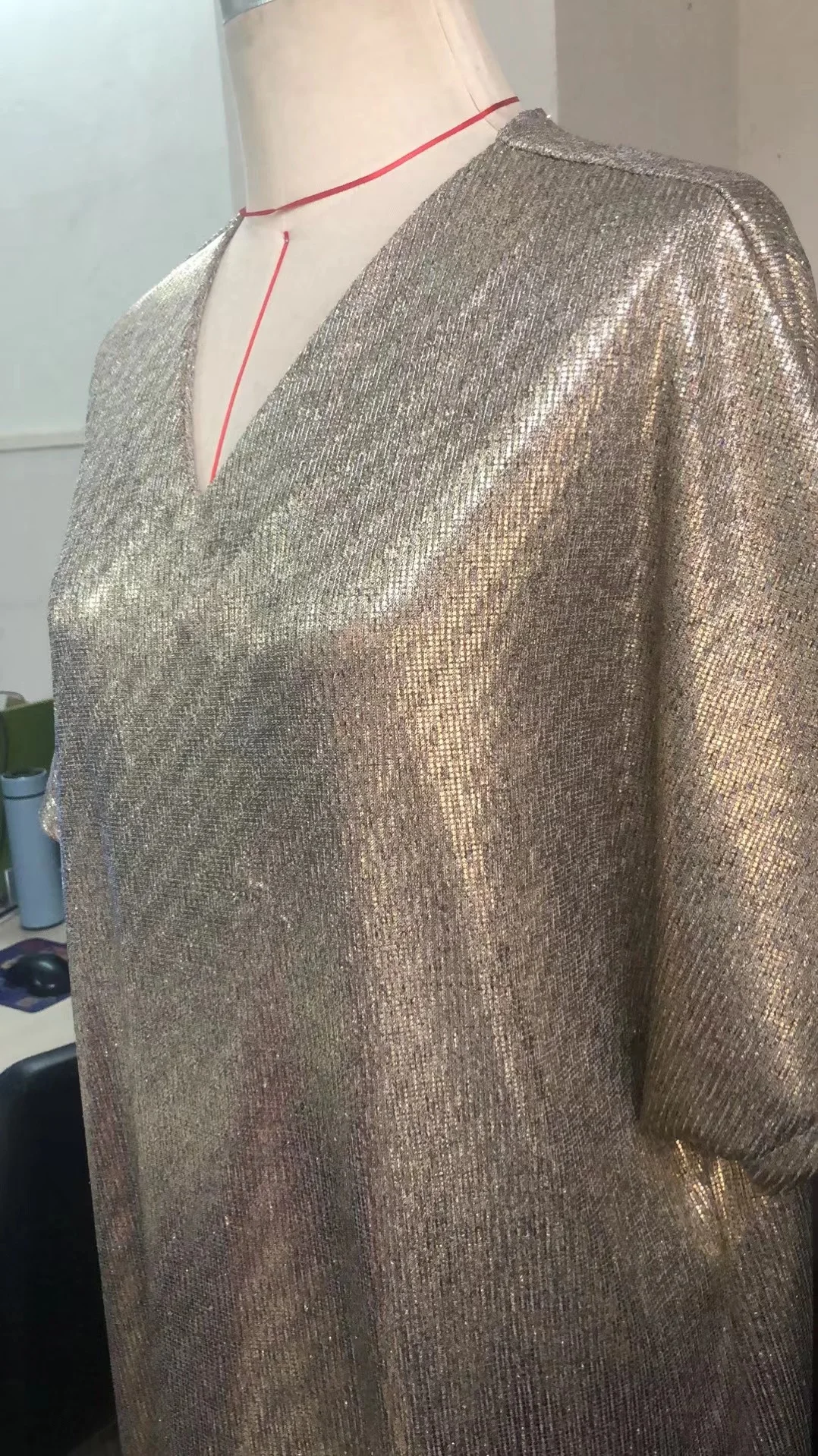 2023 New Sprinkled Gold Loose V-neck Bat Sleeve Elegant Senior Banquet Evening Dress