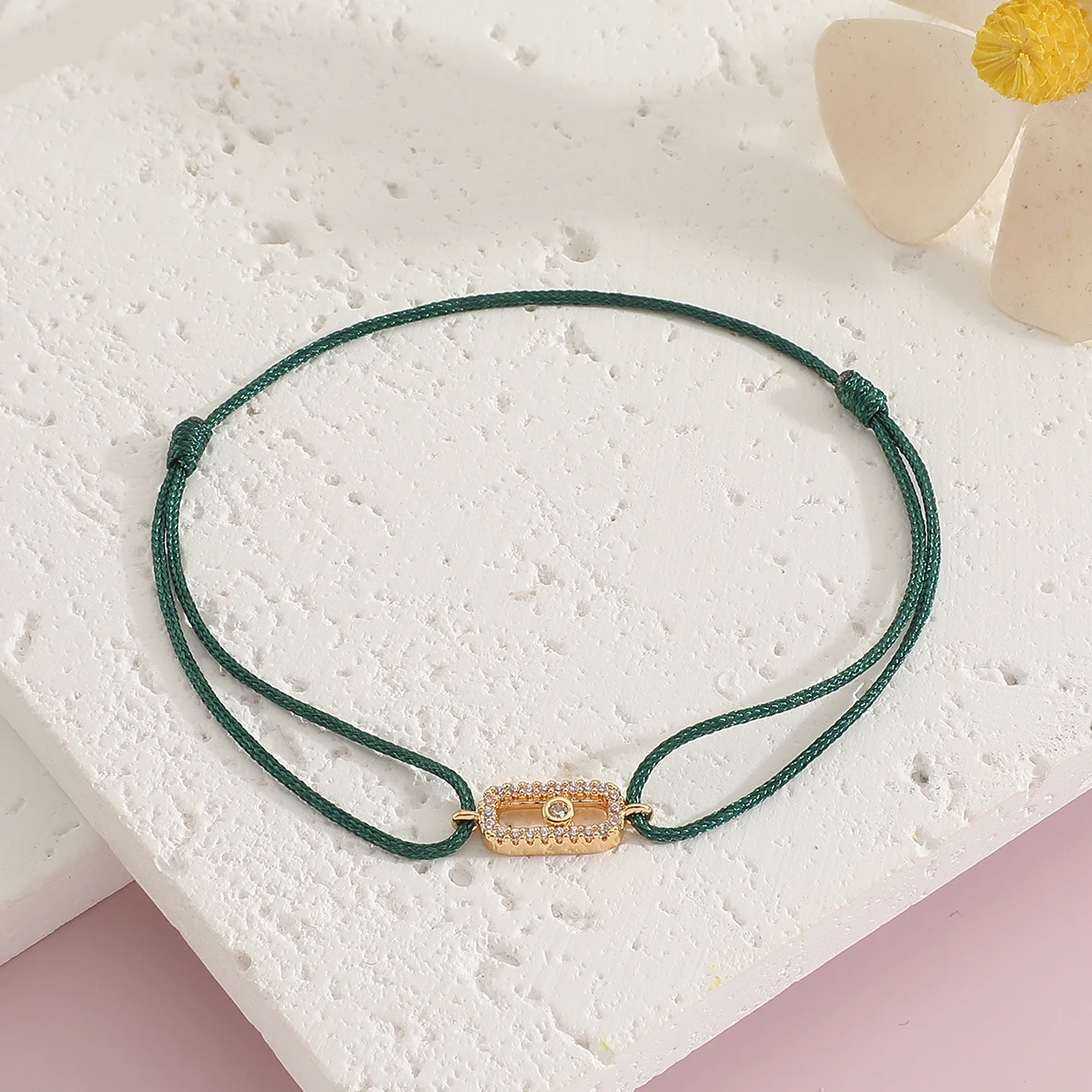 Женский регулируемый браслет с цирконом