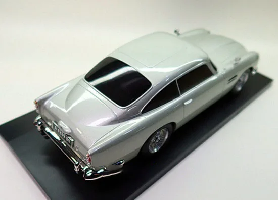 Коллекционная модель автомобиля Aston Martin DB5 из сплава под давлением в масштабе 1/18 |