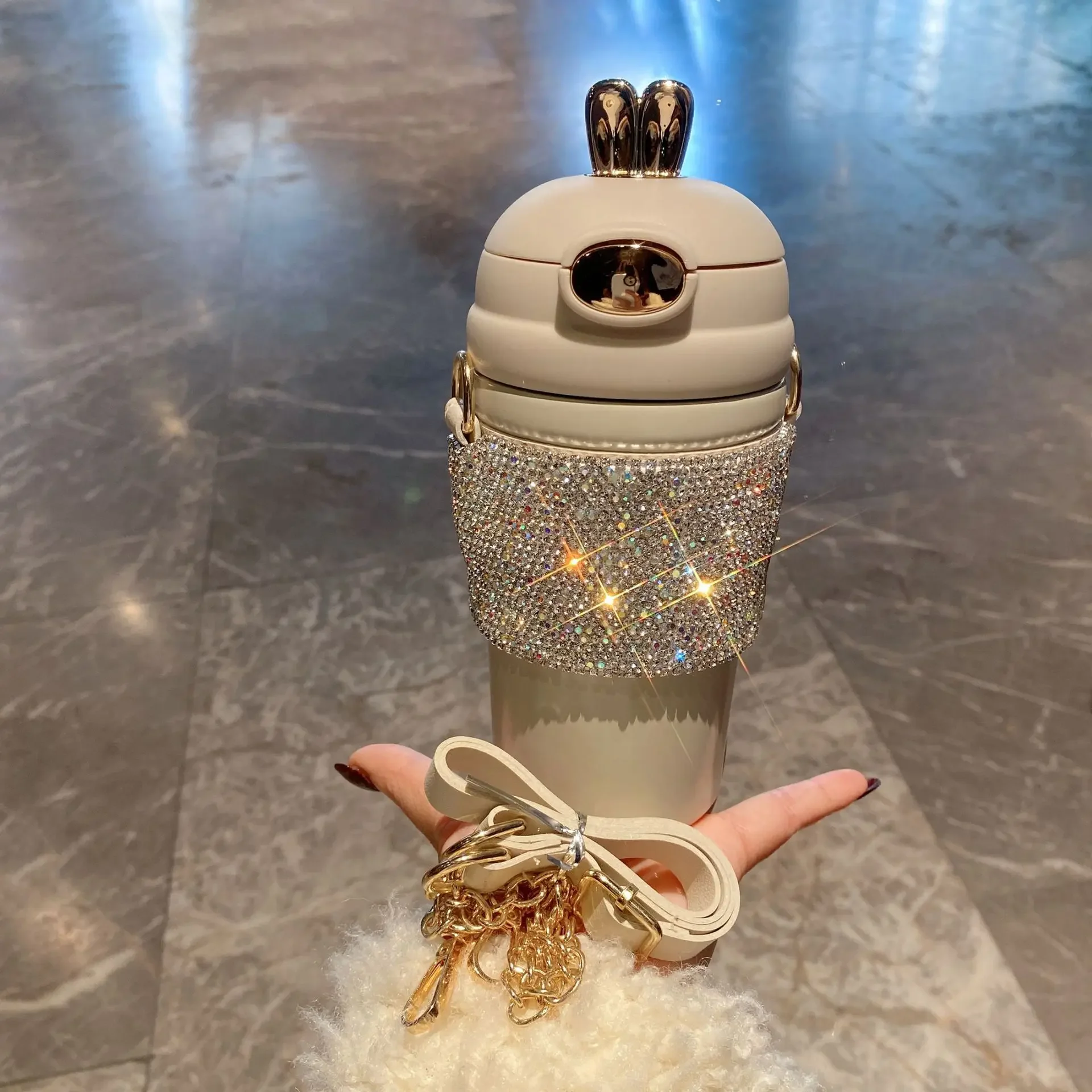 

Термос из нержавеющей стали с цепочкой кролик