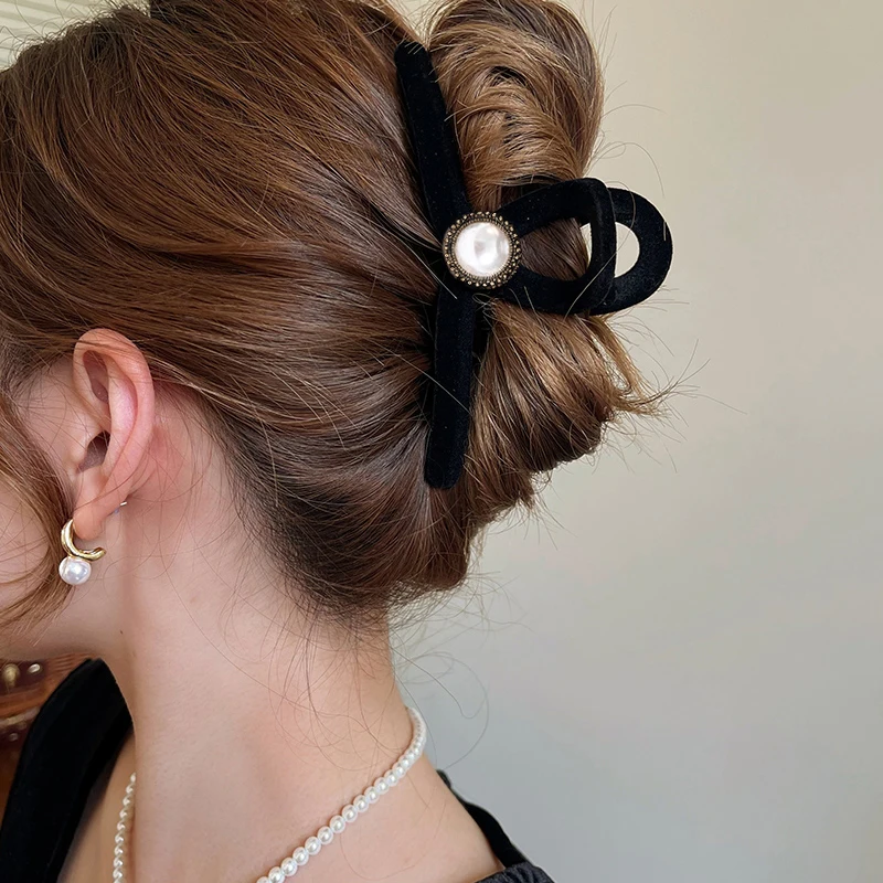 

Korean Style Flocking Cross Hair Claw Clip Women's Elegant Pearl Large Hairpin Crab Hair Clip Barrette Fashion Hair Accessories