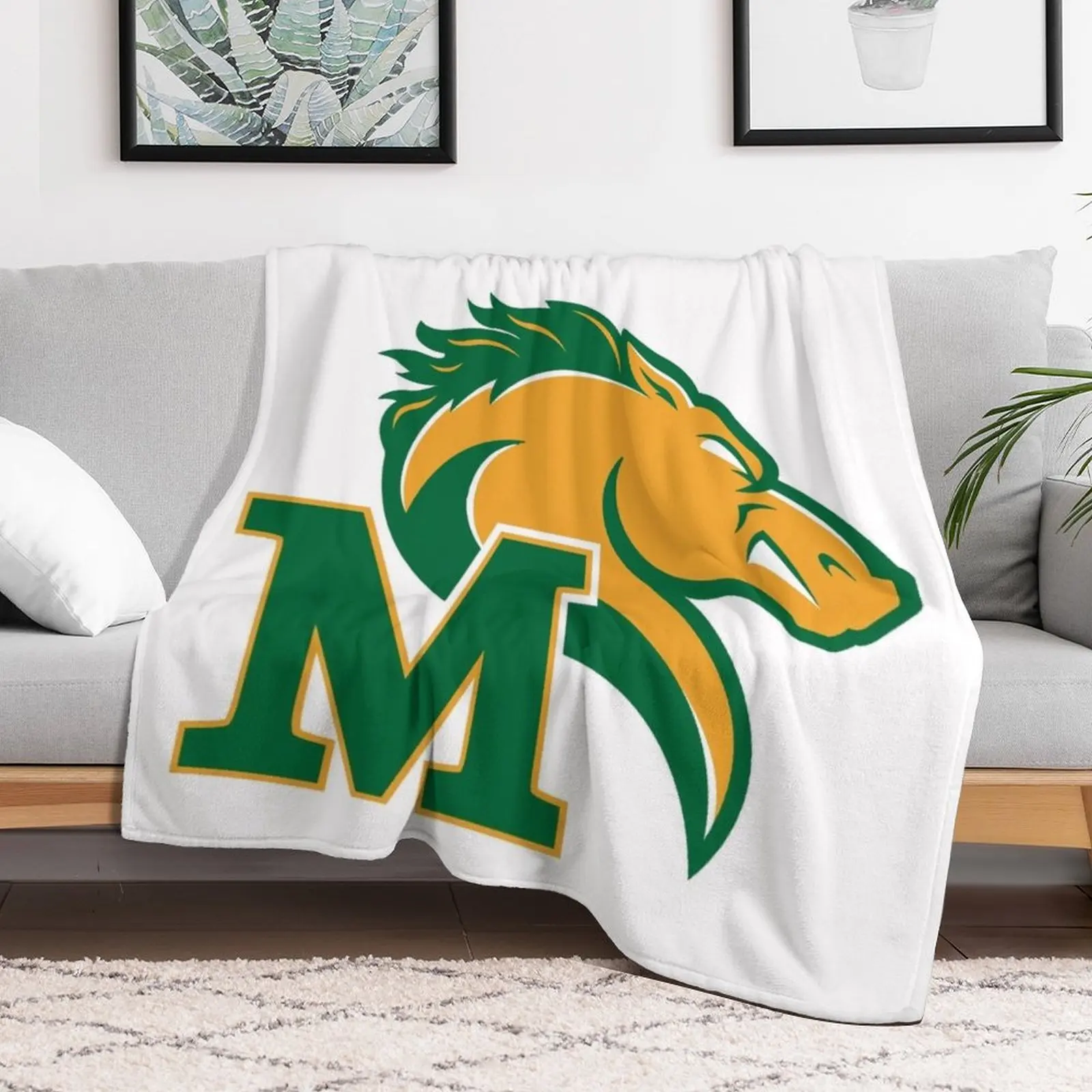 Декоративное одеяло для пациентов Marywood University