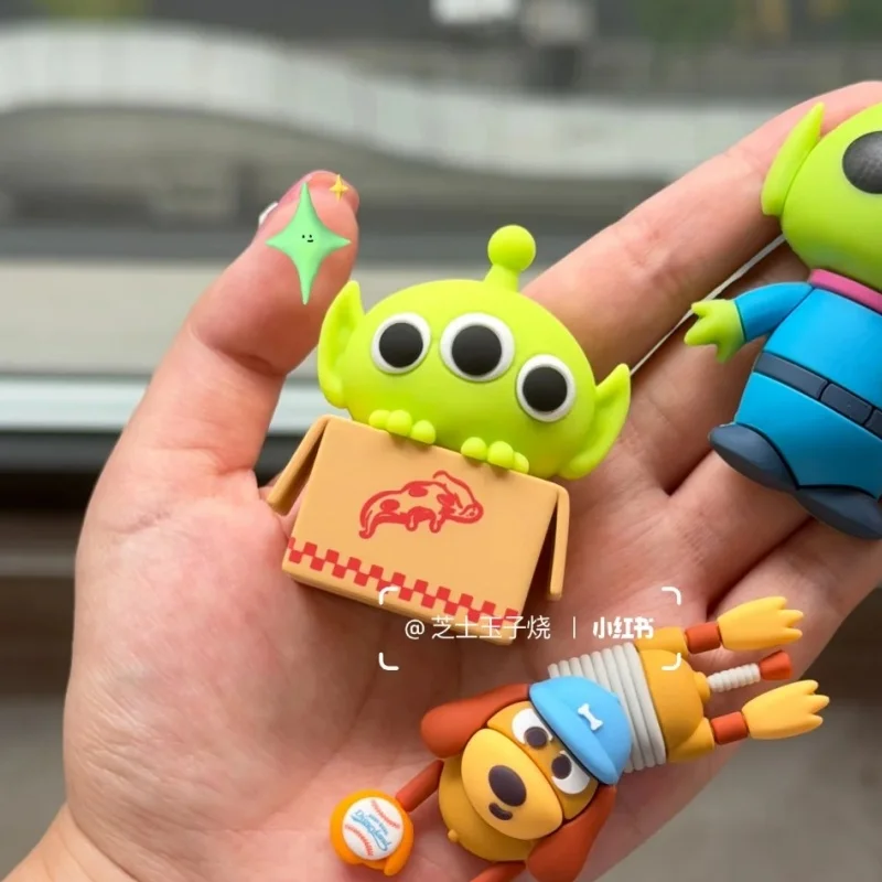 Фото Оригинальный магнит на холодильник Disney Toy Story из серии «Прятки» в слепой коробке: фигурки Вуди, Джесси, Базза, Инопланетянина. Подарок-игрушка. №3