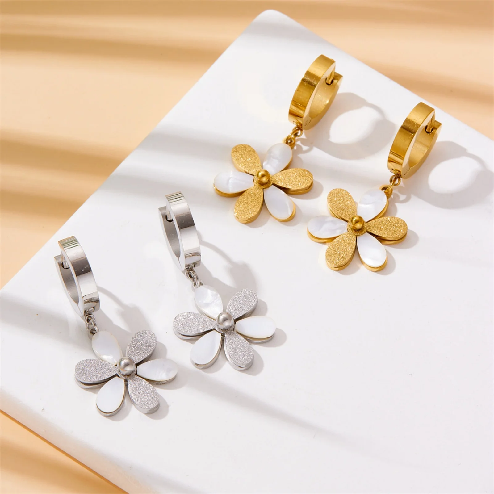 Серьги с цветком ромашки из нержавеющей стали 316 модные женские ювелирные