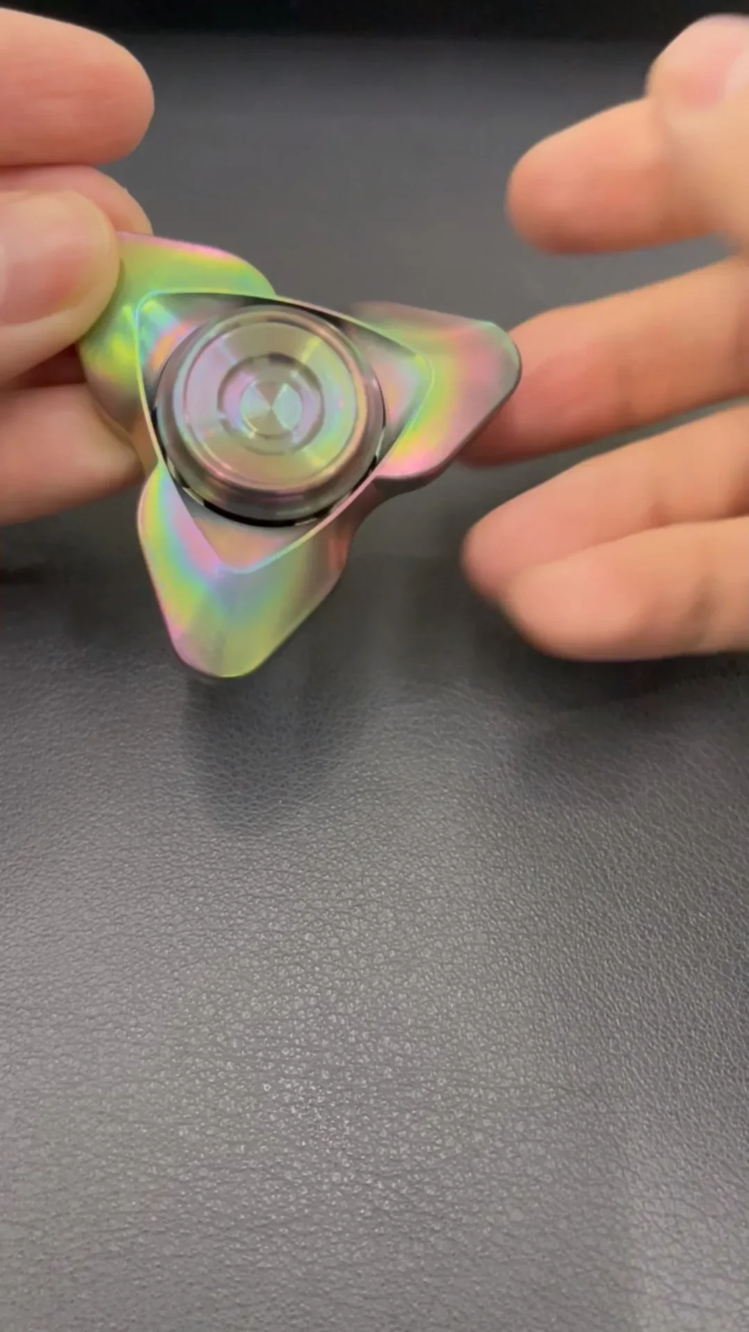 Гироскоп Cainiao 2 изготовлен из титанового материала.