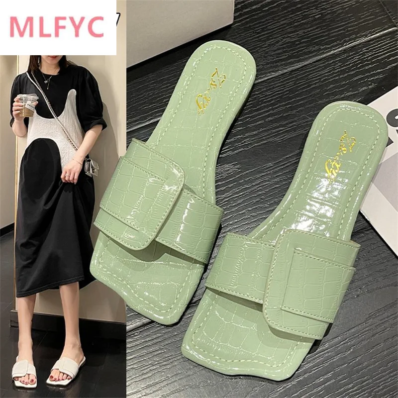 

Fashion square-toe flat-bottomed slippers women's 2022 summer new solid color flip flops outside wear soft-soled sandals