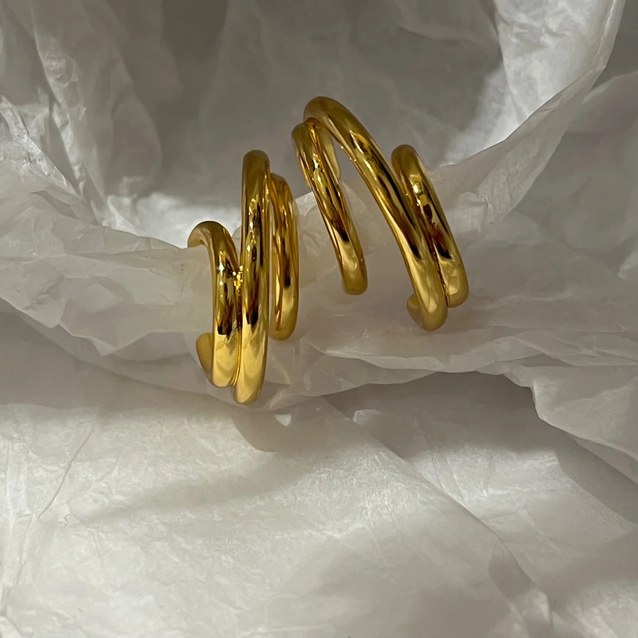 

Autumn G New Style, Fashionable and Personalized, Unique Novel, Smooth Multi layered C-shaped Earrings, Perfect for Women to