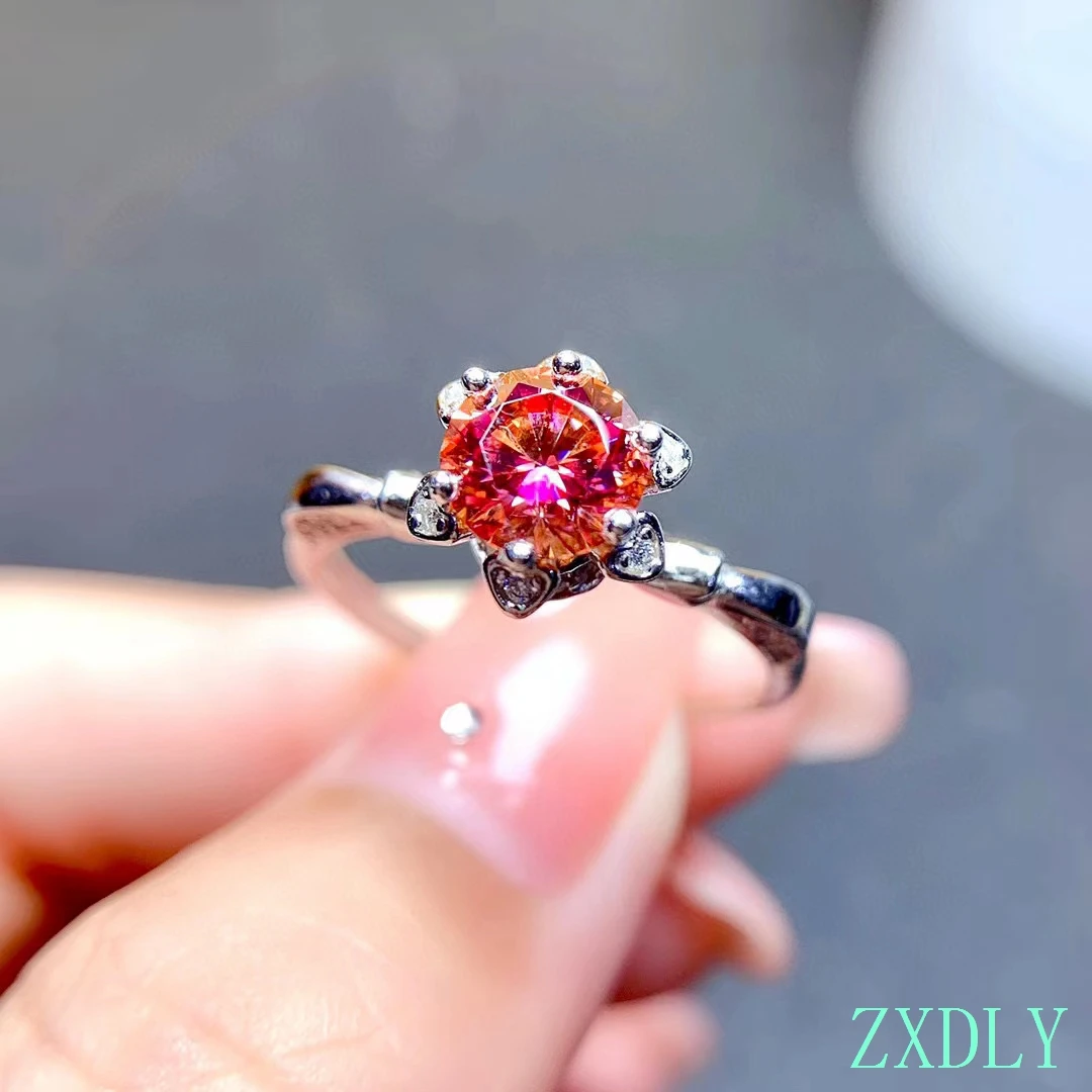 Женское серебряное кольцо с муассанитом из серебра 925 пробы разноцветным