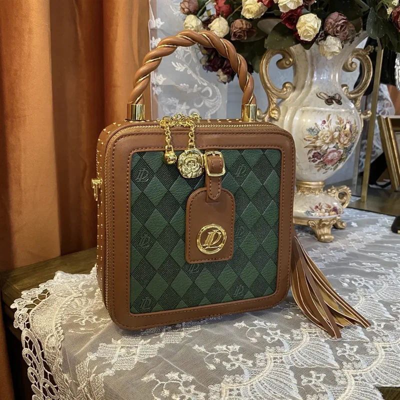 2023 New Genuine Leather Famous Brand Designer New Fashion Single Shoulder Messenger For Women Classic Small Square Packet