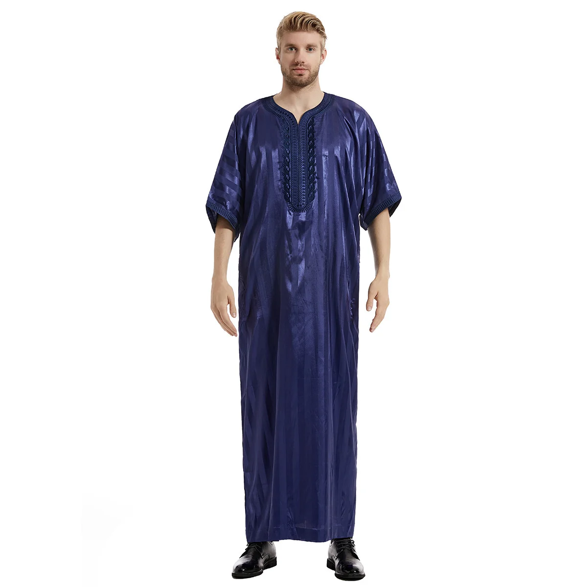 

Ramadan Men's Abaya Robe Short-sleeved Men's Ethnic Clothing Muslim Men's Striped Medium-sleeve Embroidered Robe Shrimp Skin