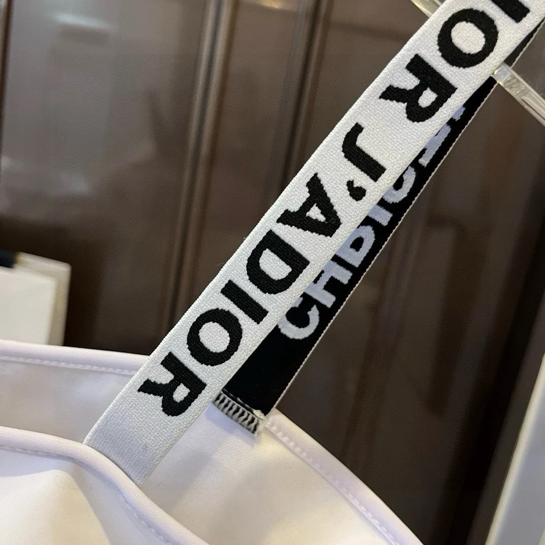 Dior Любимчик сексуальной богини