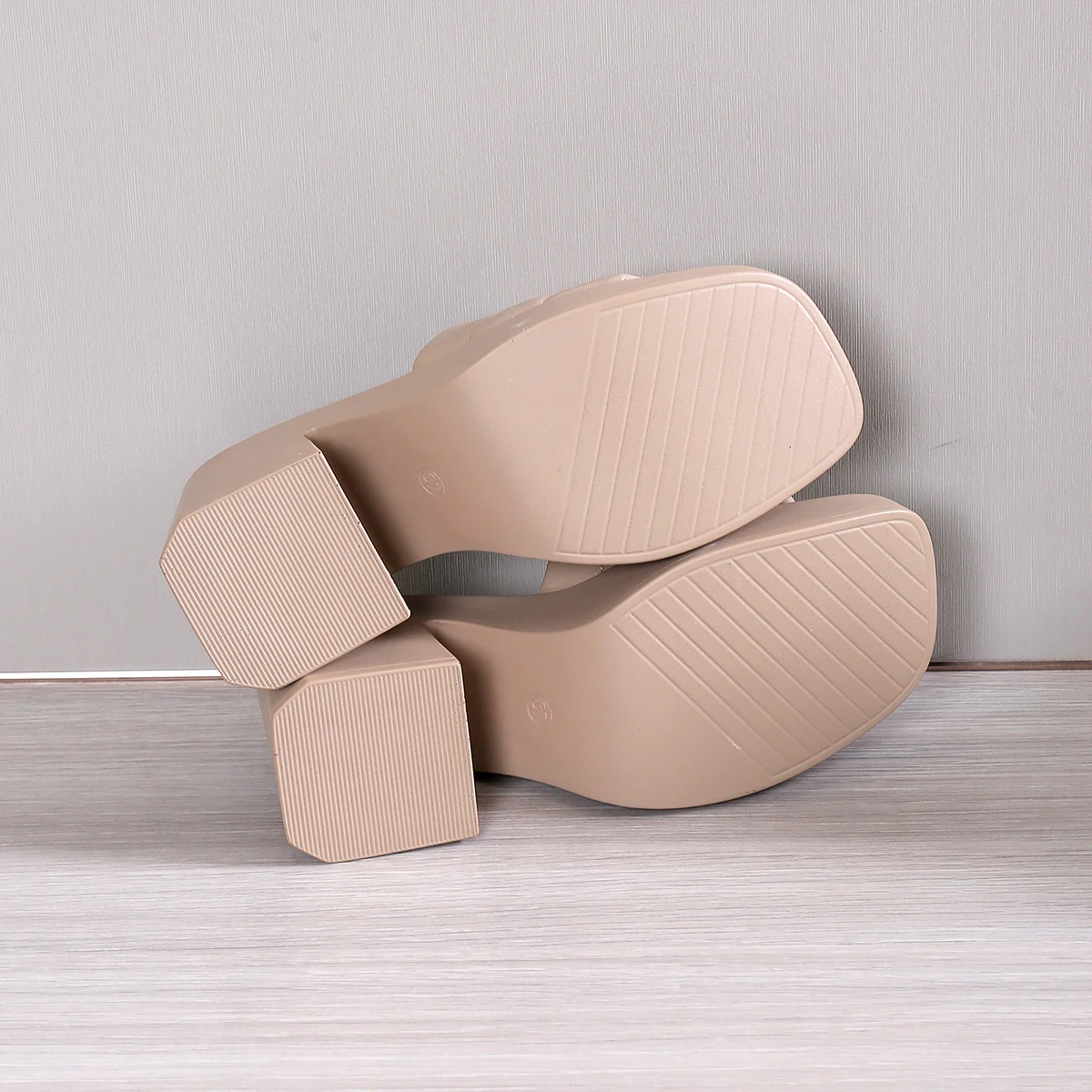 Atikota Elegant Women Platform Slippers Soft PU Leather Peep Toe Thick Sole Female Outdoors Non-slip Casual Beach Heels Sandals