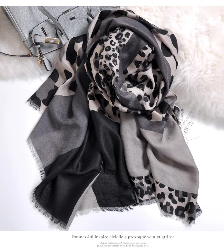 Рисунок 5 - Женский шелковый шарф