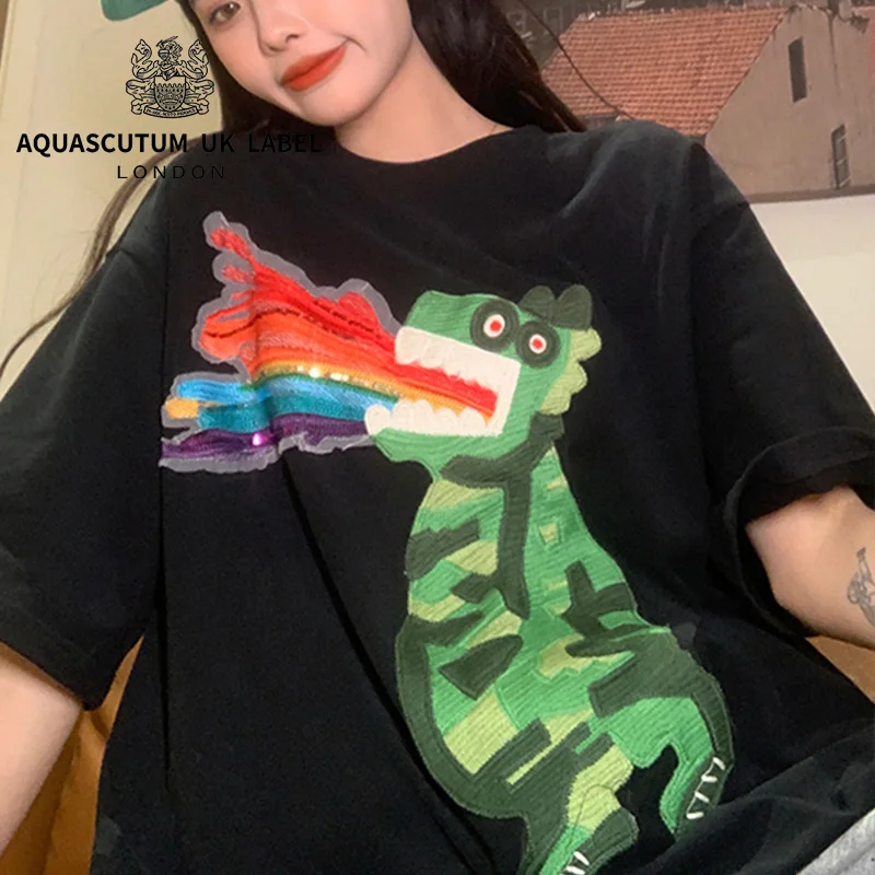

Aquascutum Graffiti print T-shirt women's design sense spring dress Korean 2022 new loose BF style versatile short sleeve top