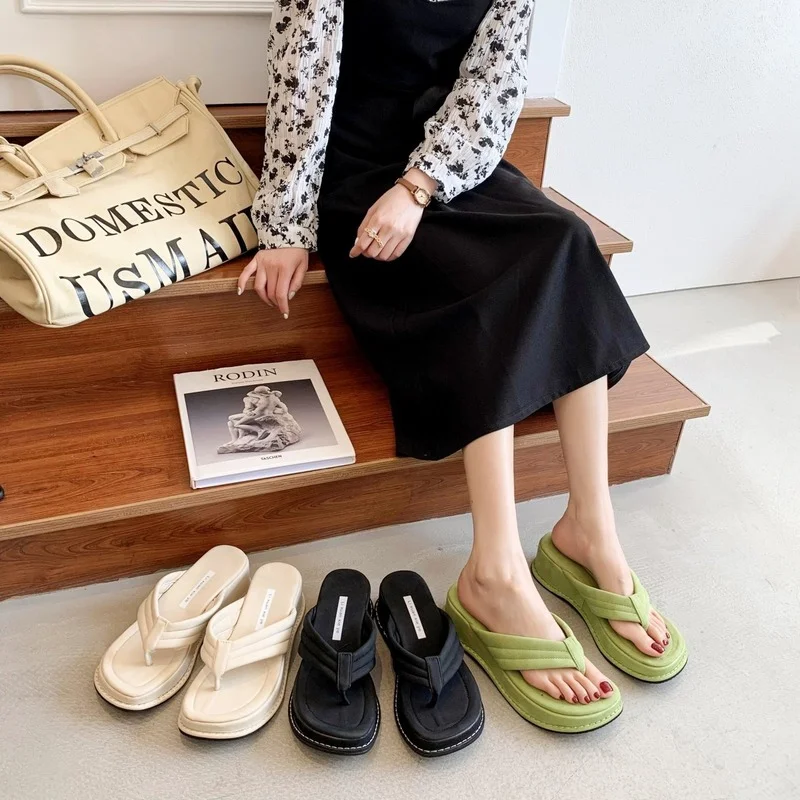 

Shoes Rubber Flip Flops Slippers Casual Platform Slipers Women Slides Hawaiian Luxury Summer Flat 2022 Fashion Rome PU Rubber Fl