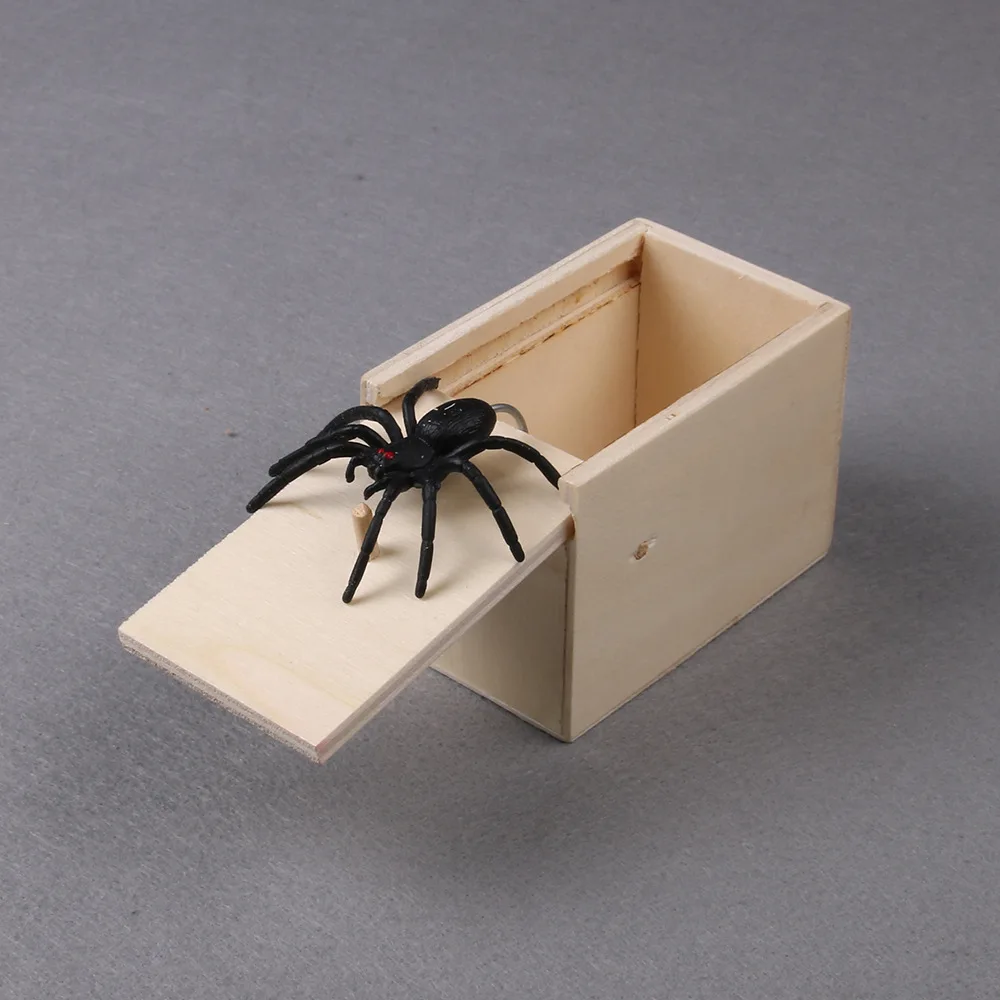 

Novelty Funny Scary Box Prank Gift Spider Wooden Gadgets Prank Creative Tricky Joke Surprise Kids Adult Halloween Toy Gifts