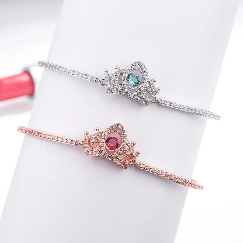 

Женский браслет принцессы с короной из серебра пробы