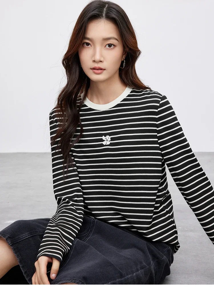 Женская футболка из хлопка SENTUBILA