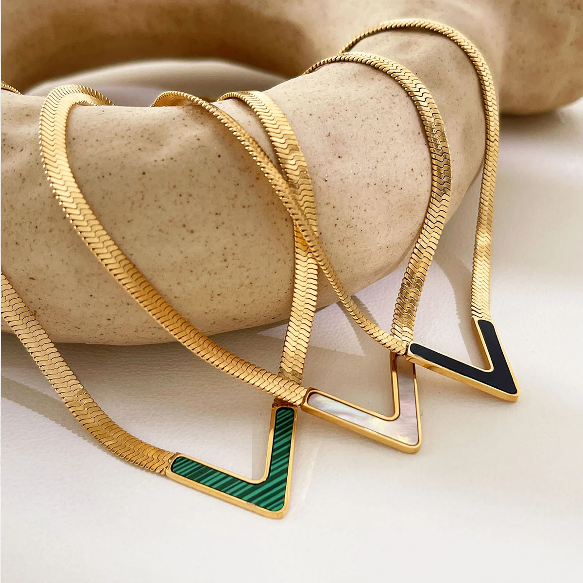 

New In Gold Plated Stainless Steel Snake Chain Necklace Waterproof Jewelry Green Malachite Shell Chevron Necklace For Women