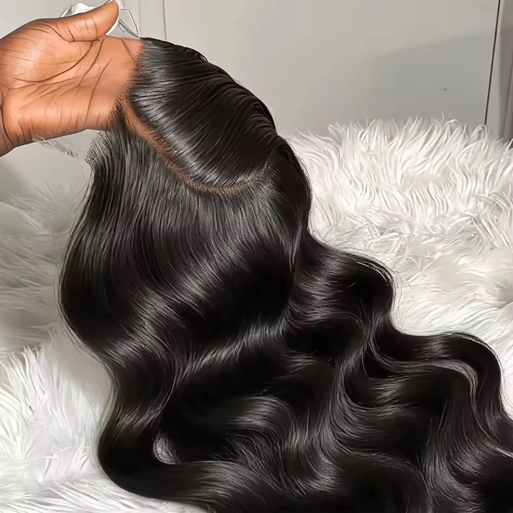 Фото Синтетические парики Body Wave 13X4X1 HD Full Lace Frontal для чернокожих женщин, с предварительно выщипанными и отбеленными узлами, с детским волосом, для свадьбы, повседневной носки и вечеринок №2