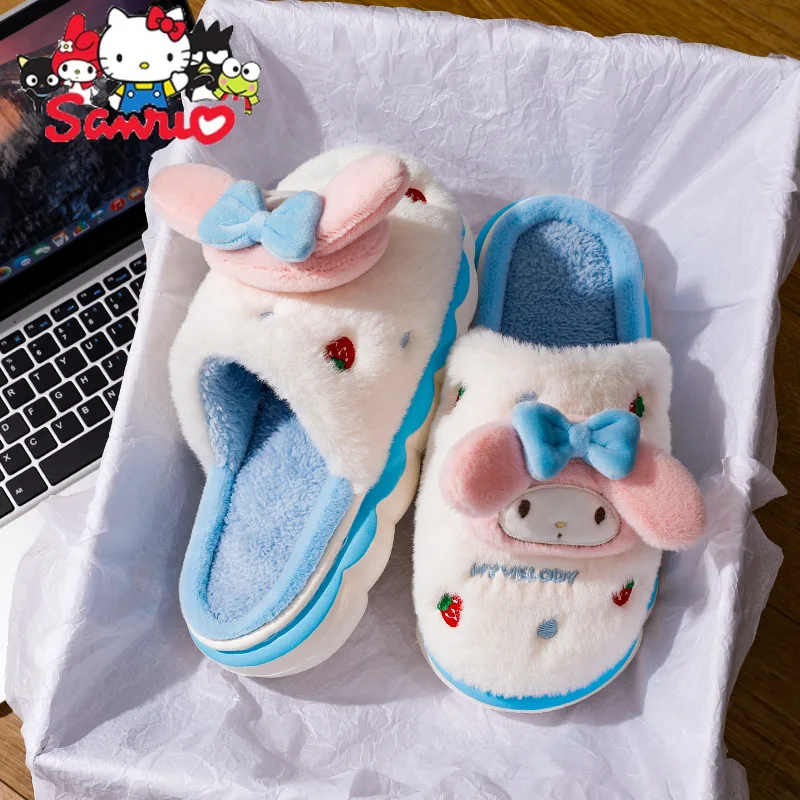 Рисунок 2 - Тапочки Sanrio Kuromi Hello Kitty