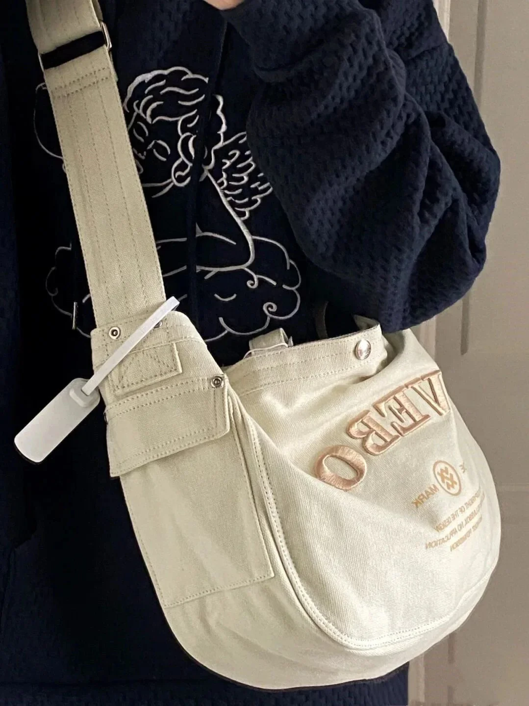 

Retro American Embroidery Canvas Bag High Capacity High Quality Women's Bag Messenger Bag Tote Shopping Bag Commuter Bag Purse