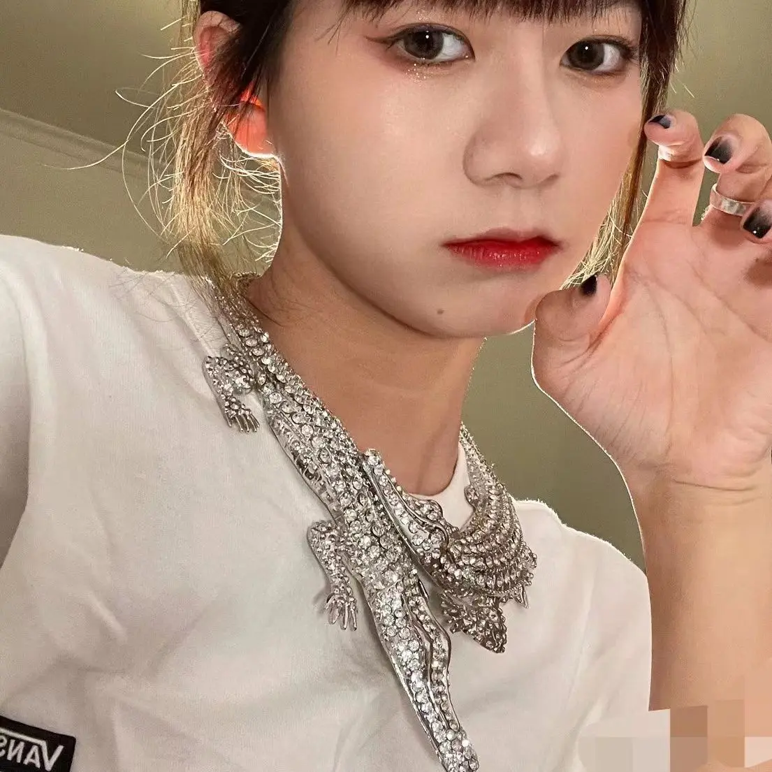 

Персонализированный креативный инкрустированный кристаллами воротник до ключиц преувеличенная мода двойной крокодиловый воротник