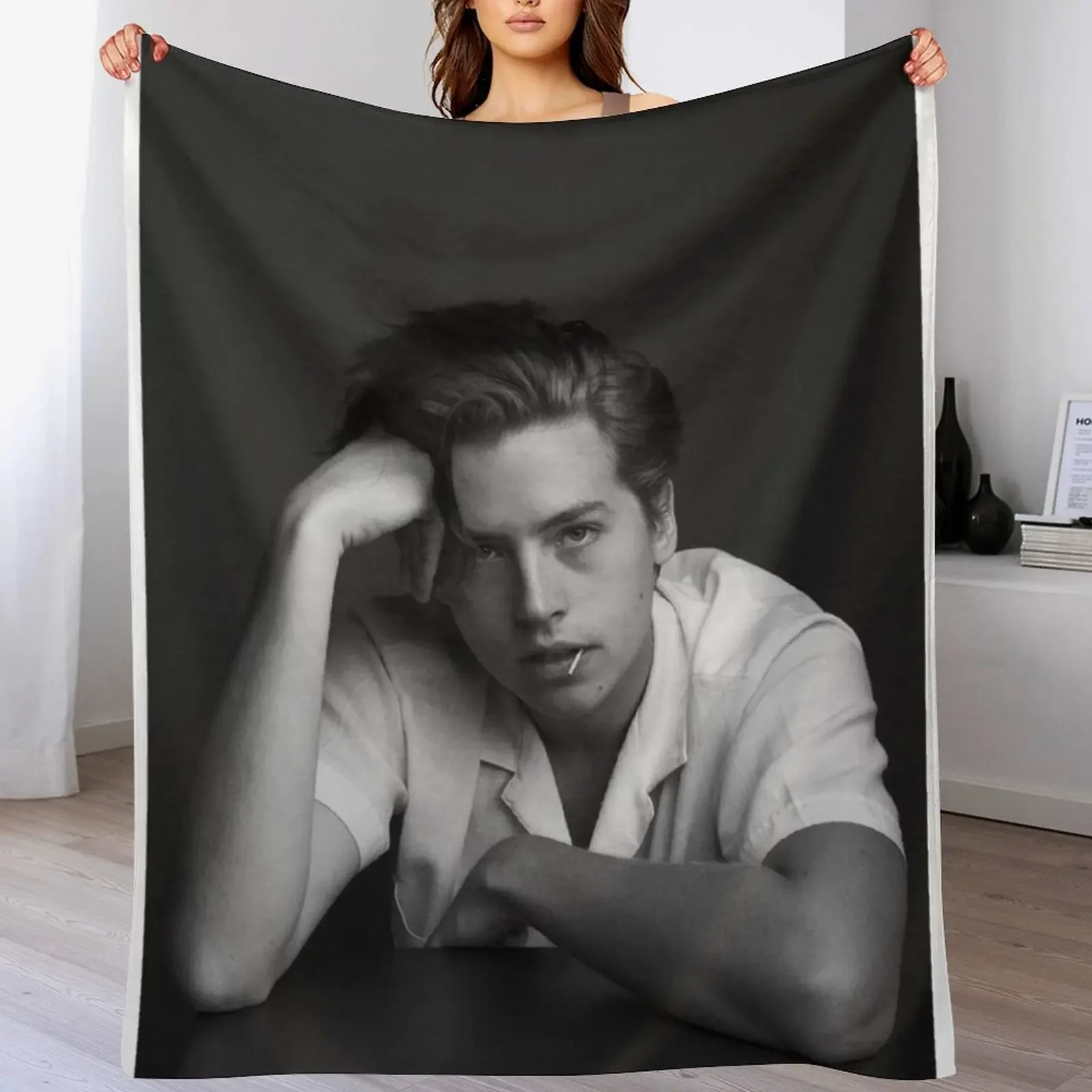 Пушистое одеяло Cole Sprouse