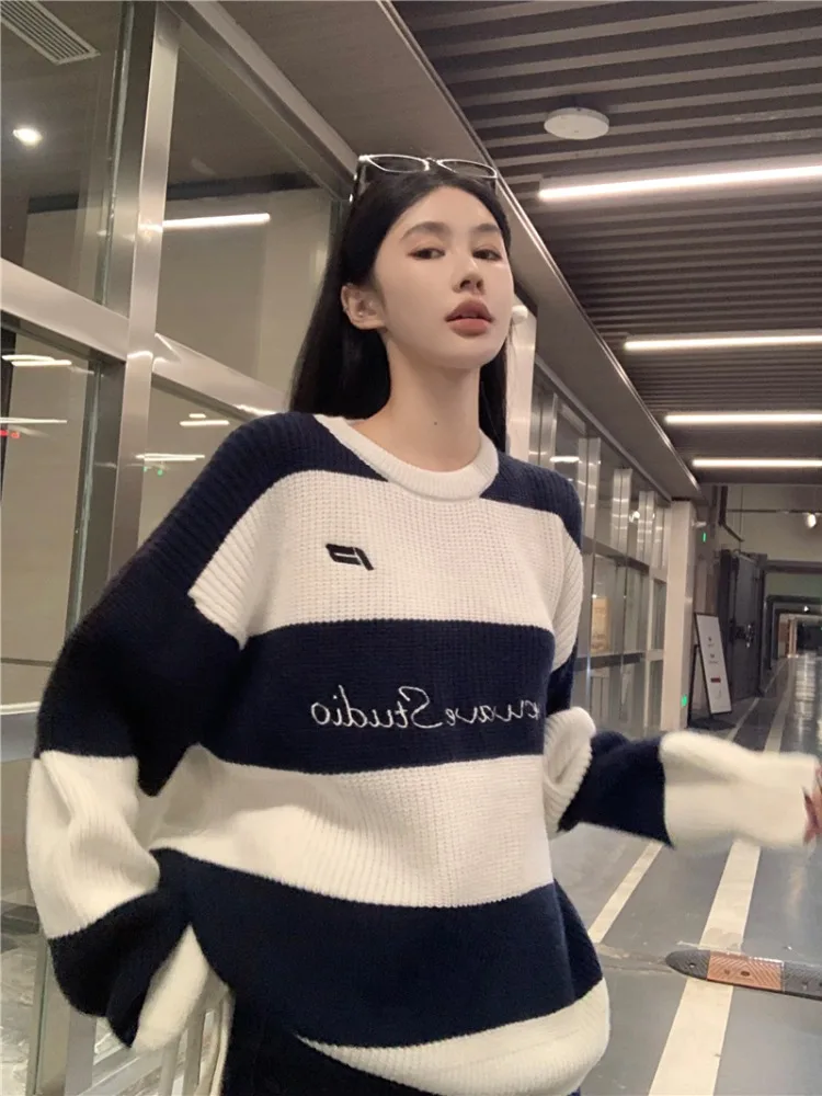 Американский винтажный полосатый свитер контрастного цвета с вышивкой буквами