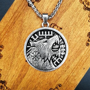 Nordic Viking Wolf Head Pendant Necklace Fashion Odin Rune Amulet Necklace Man Viking Jewelry