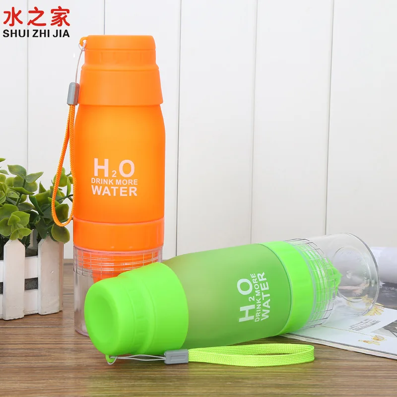 

Manual Juicing Cup 650ML Outdoor Sports Travel Lightweight Lemonade Bottle Infuser Juice Pulp Water Bottle for Healthy Drinking